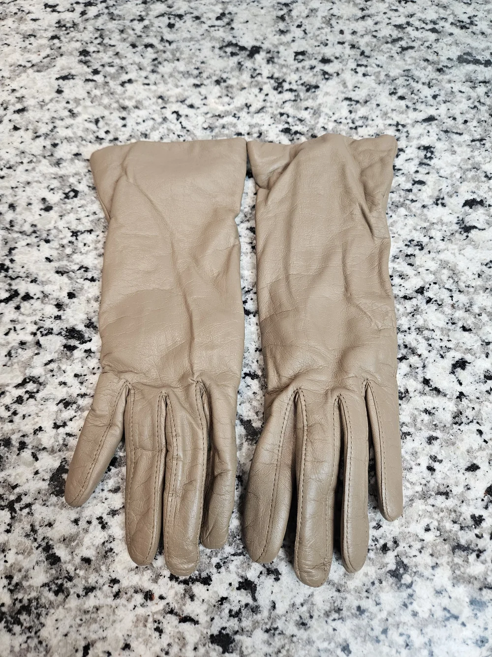 Women’s Soft Taupe Leather Gloves – Classic Dress Gloves